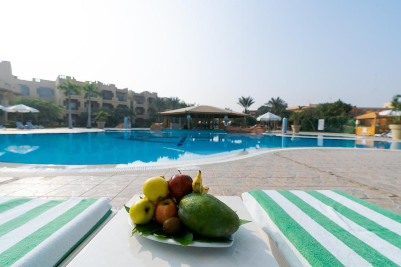 Swiss Pyramids Golf Szálloda 5*