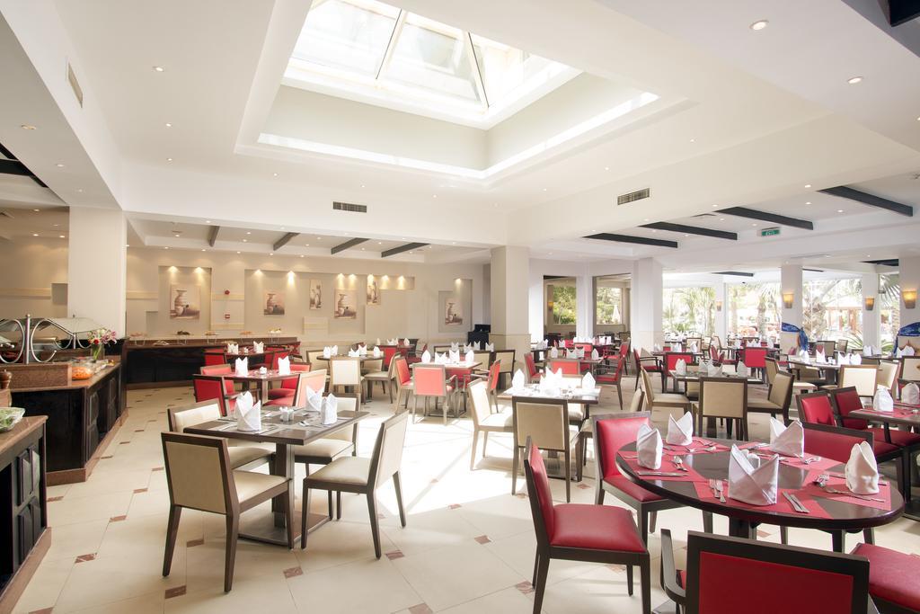 Szálloda Swiss Pyramids Golf 5*