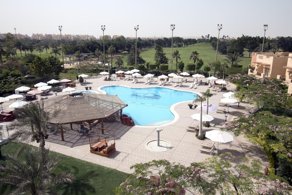 Swiss Pyramids Golf