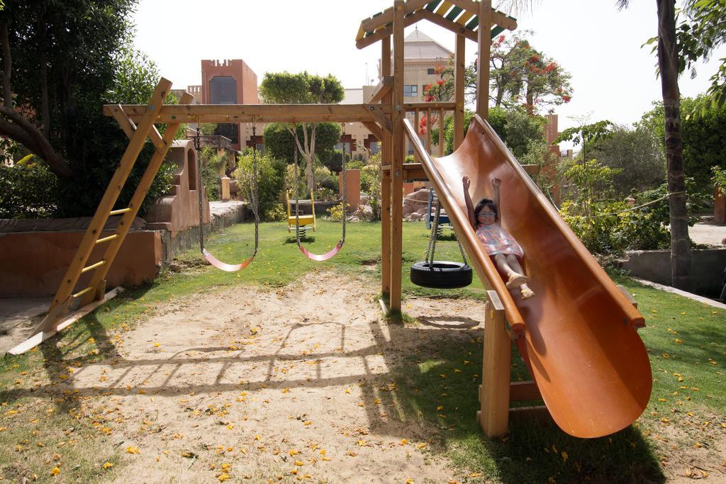 Szálloda Swiss Pyramids Golf 5*